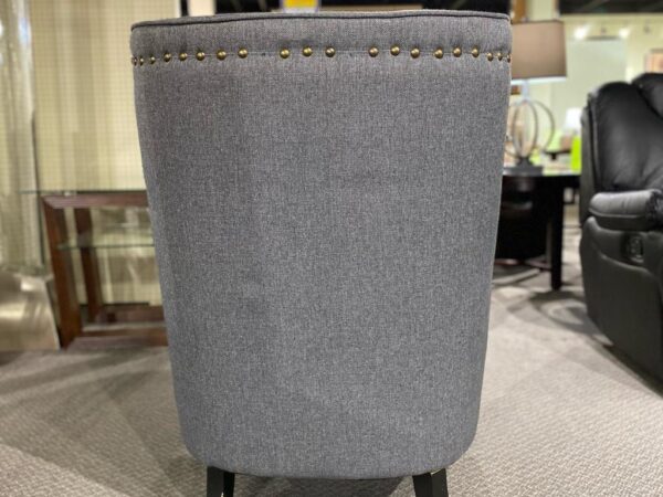 BACK OF GREY ACCENT CHAIR IAC 6200